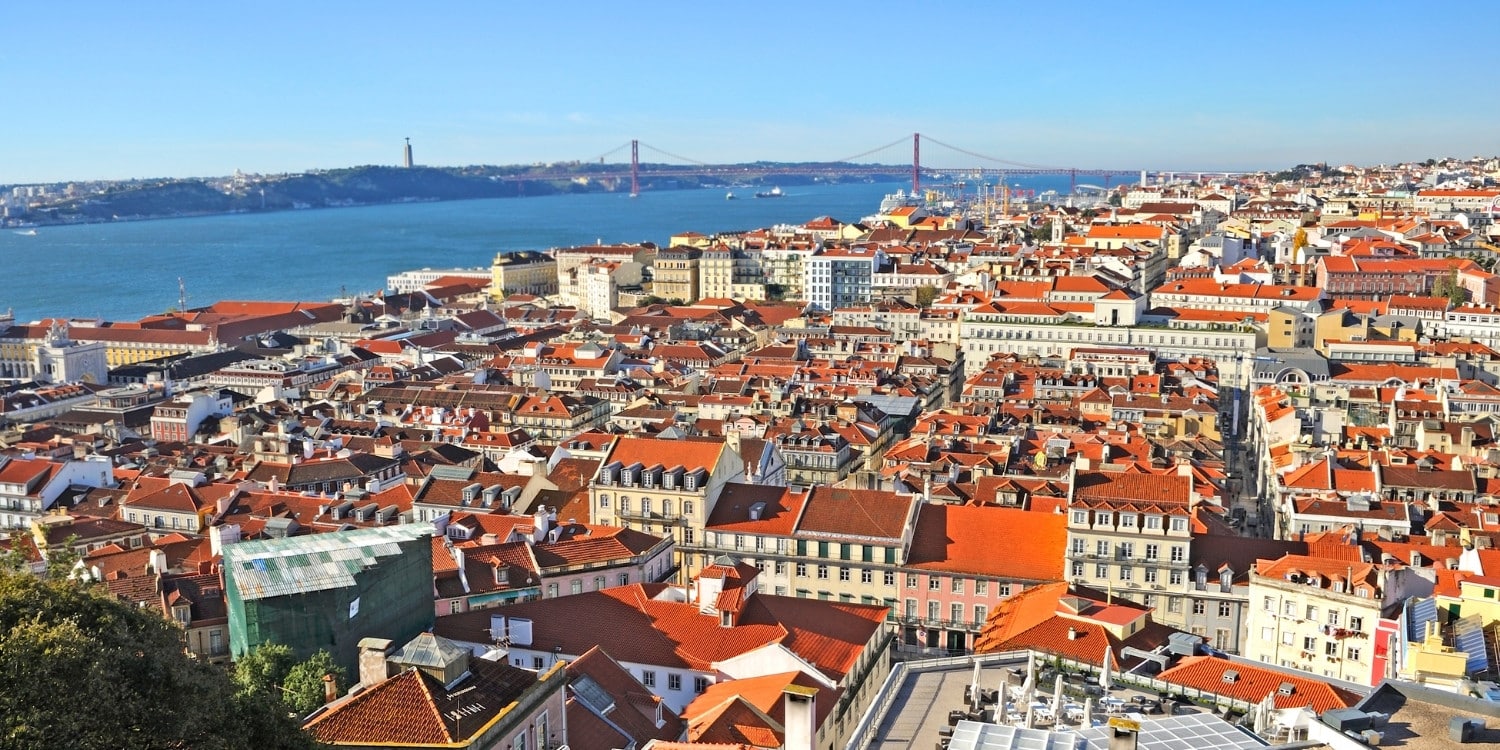 Finnish customer service agents needed in sunny Lisbon
