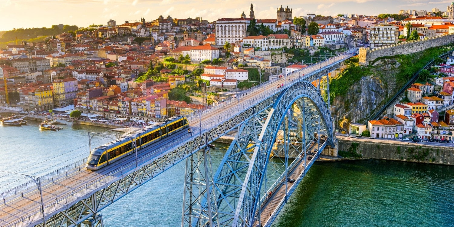 Genieße das mediterrane Leben als Kundendienstmitarbeiter(in) in Porto!