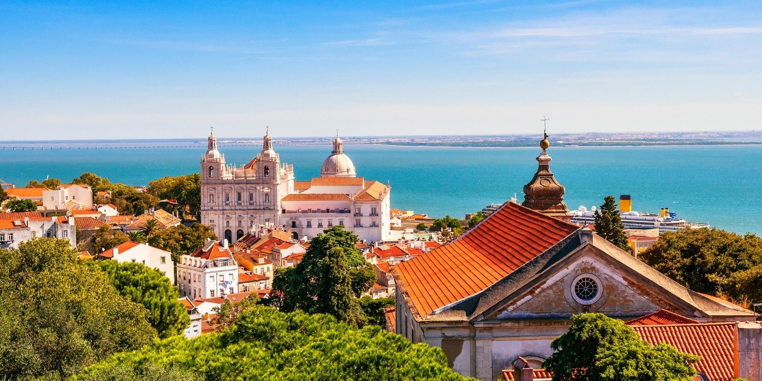 Russian-speaking customer service agents needed in Lisbon, Portugal