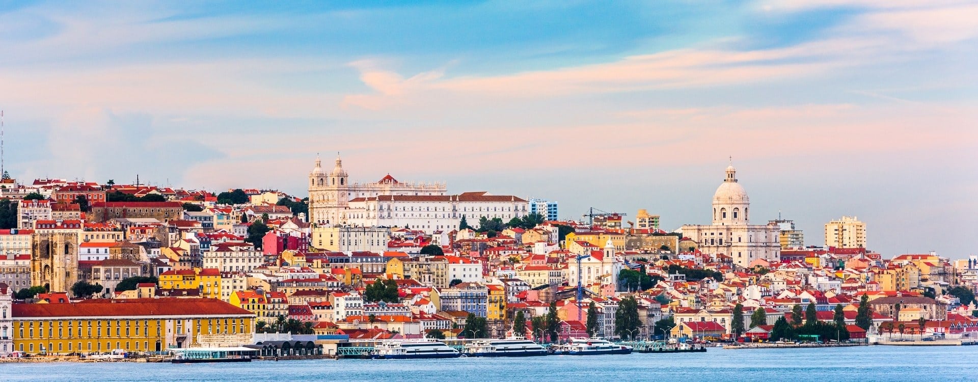Bor og arbejder i Lissabon