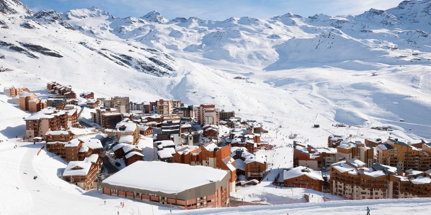 Chalet Hosts needed for the 22/23 Ski Season in the French Alps!