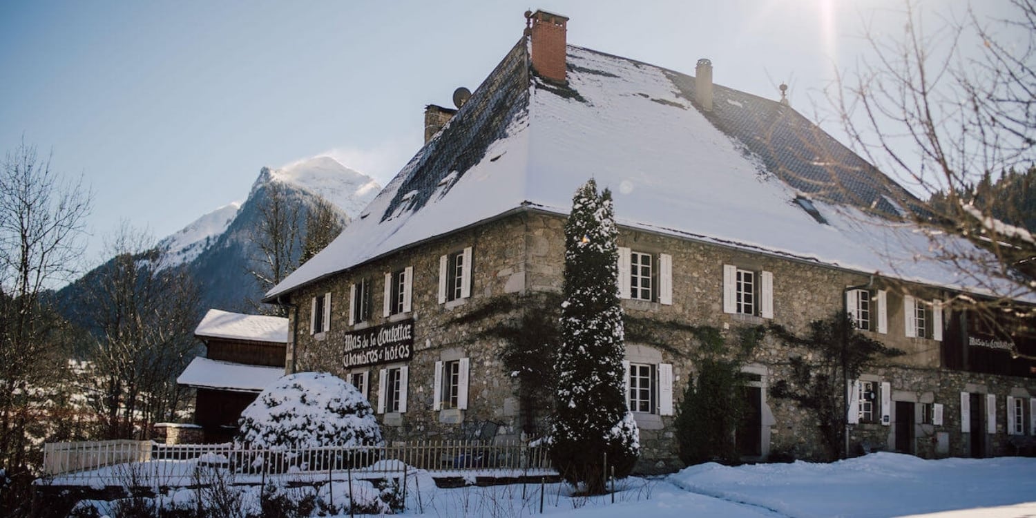 Housekeeping, bar & waiting staff needed for the 22/23 Ski Season in France!