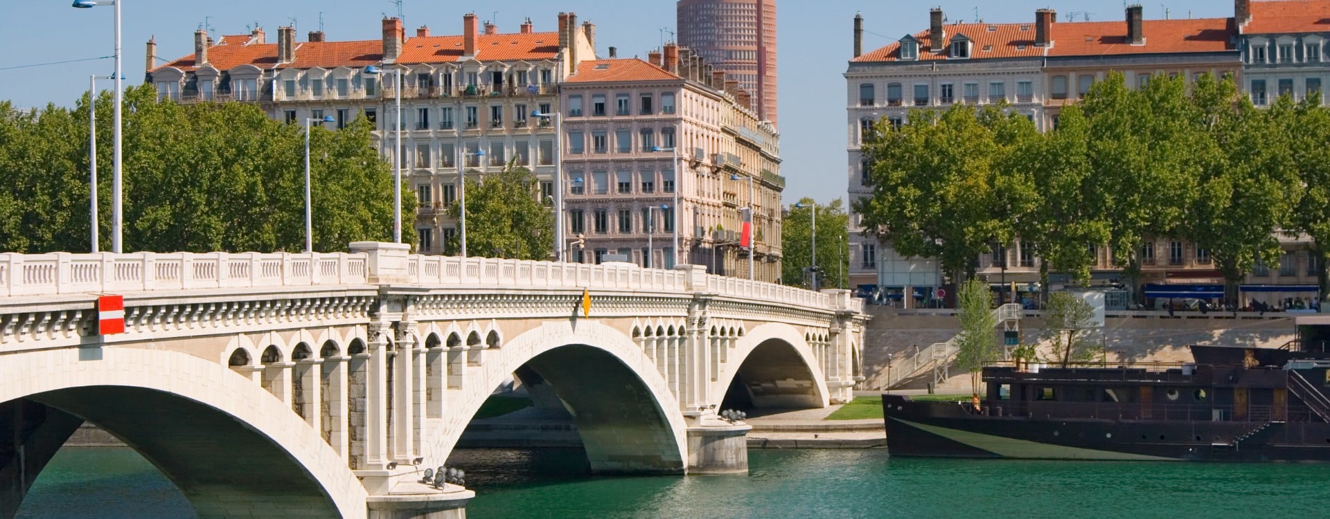 Hostess-needed-on-Hotel-barge-in-France-or-Scotland