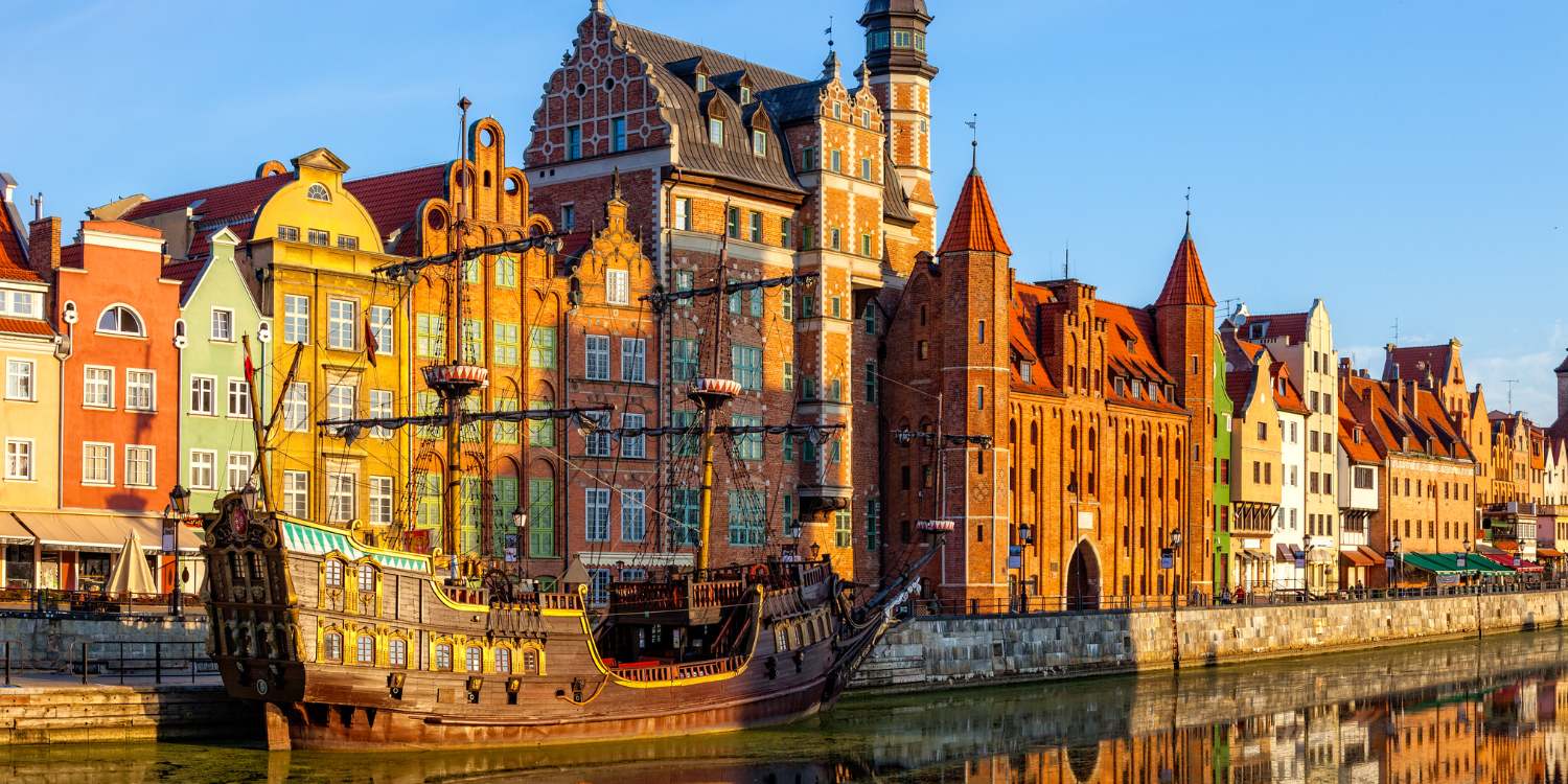 Digital Sales Representative with Hungarian-English