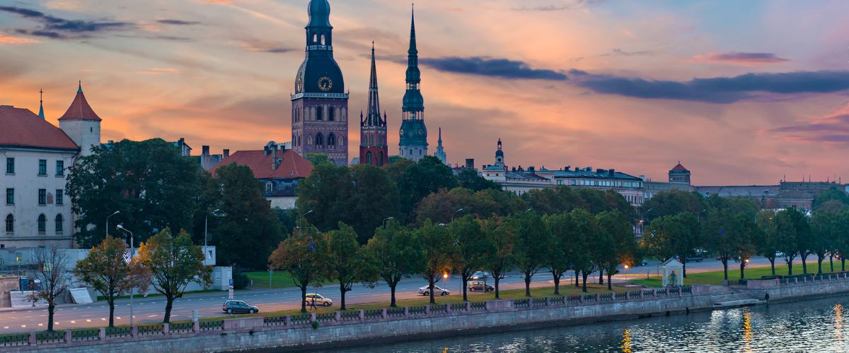 🌍 Dutch-speaking customer support in Latvia - work and live in Riga!