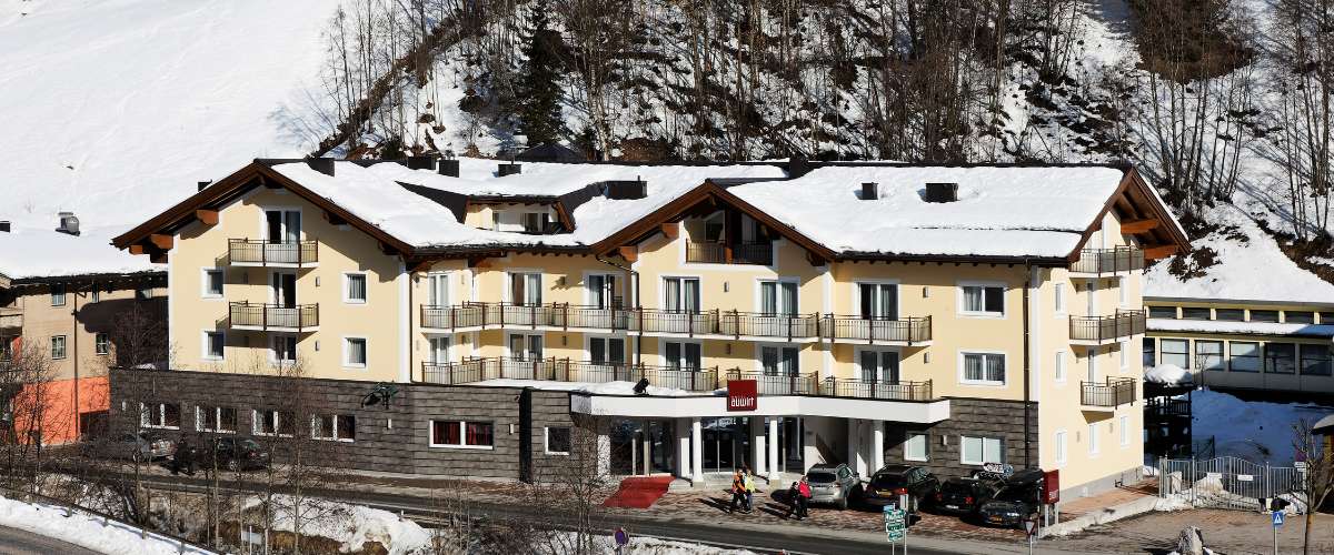 Lead-the-kitchen-this-winter-–-Become-our-Chef-at-Wens-Hotels-in-Saalbach-1