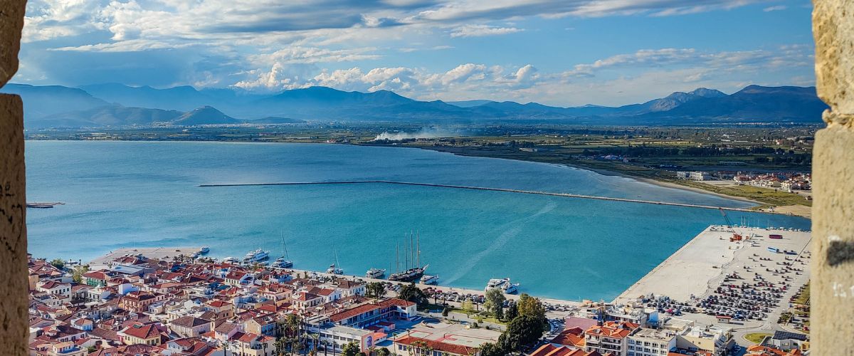 German-English Travel Customer Service in support of Booking.com