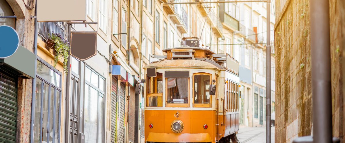 Customer Service Representative fluent in German and English (C1)