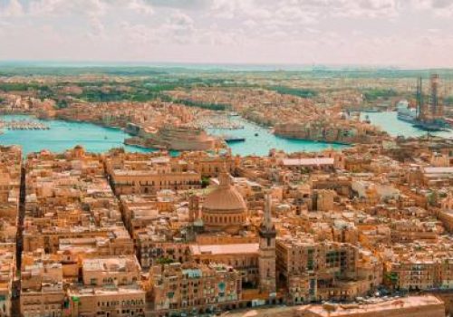 Arbeite-als-Kundenberaterin-fur-ein-Online-Casino-im-sonnigen-Malta-7-12