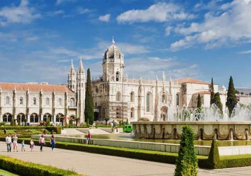 Work-as-a-technical-customer-consultant-mwd-in-dreamy-Lisbon