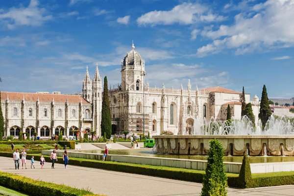 Arbeite-als-technischer-Kundenberater-mwd-im-traumhaften-Lissabon