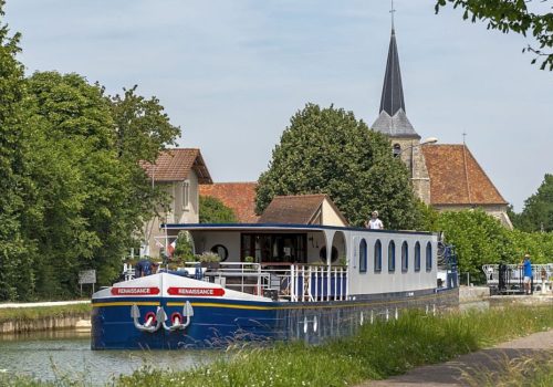 Become-a-chef-on-a-hotel-barge-in-beautiful-France-