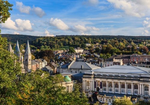 Ben jij camerageniek, houd jij ervan om met mensen in gesprek te zijn en zijn spelletjes helemaal jouw ding? Kom dan werken als een Online Croupier in Spa, België!