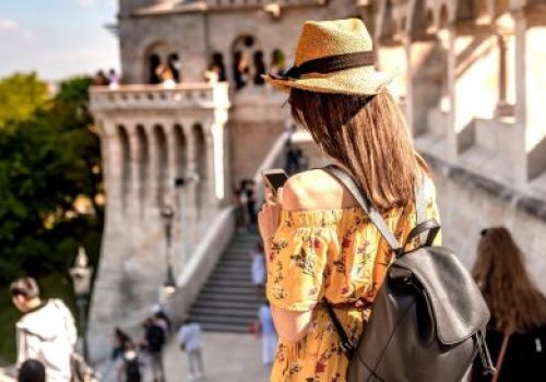 Cerchiamo-entusiasti-agenti-di-viaggio-nel-cuore-della-capitale-ungherese-Budapest-2-12