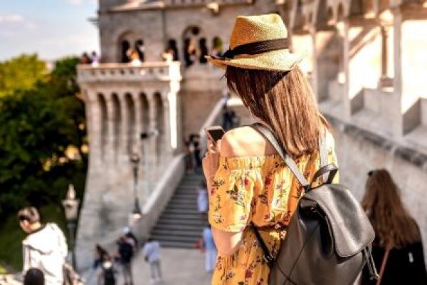 Cerchiamo-entusiasti-agenti-di-viaggio-nel-cuore-della-capitale-ungherese-Budapest-2-12