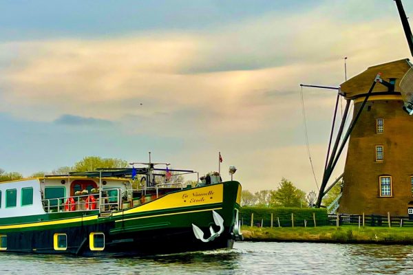 Chef-de-Cuisine-for-Six-Star-Ultra-Deluxe-River-Canal-Barge-Cruising-in-Europe-needed-for-Summer-24
