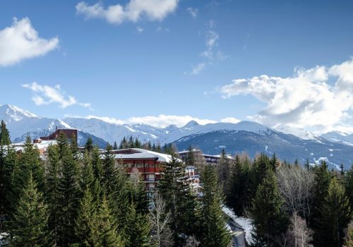 Chef-needed-to-work-in-a-beautiful-hotel-restaurant-during-the-2324-Winter-season-in-the-French-Alps