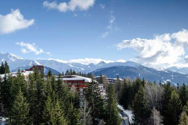 Chef-needed-to-work-in-a-beautiful-hotel-restaurant-during-the-2324-Winter-season-in-the-French-Alps