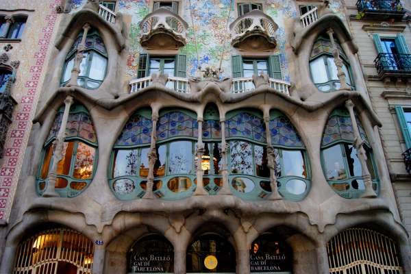 Customer Service Representatives needed for the Travel Industry in amazing Barcelona
