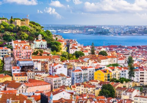Danish customer service agents needed in sunny Lisbon