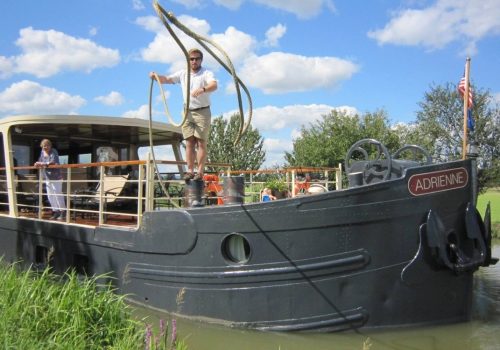 Driver Guide and Hosts needed to work on a Luxury Hotel Barge in France!