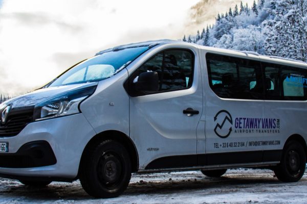 Drivers-needed-for-winter-season-2324-in-Morzine-France.