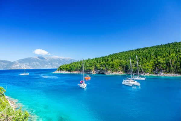 Dutch-English Travel Customer Service in support of Booking.com