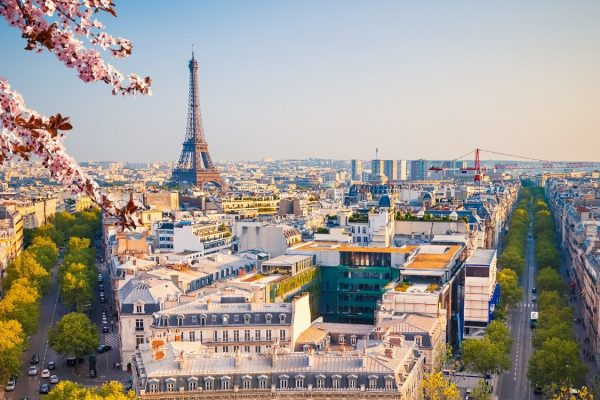 Full-time Danish speaking Customer Service Agent in Paris!