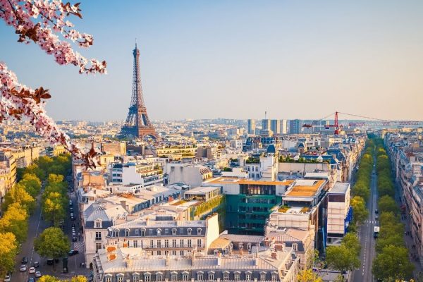 Full-time Norwegian speaking Customer Service Agent in Paris!