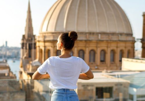 Arbeite als deutschsprachige/r Kundenberater/in im sonnigen Malta!