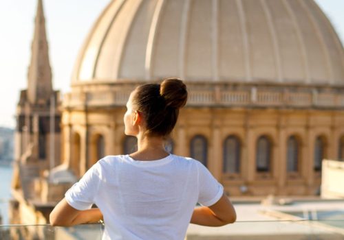 Arbeite als deutschsprachige/r Kundenberater/in im sonnigen Malta!