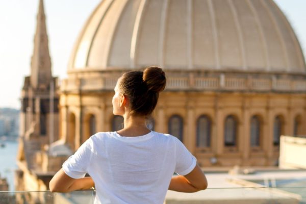 Arbeite als deutschsprachige/r Kundenberater/in im sonnigen Malta!