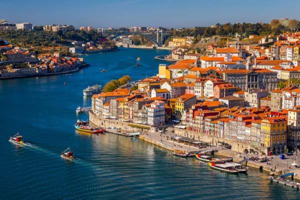 Get-started-as-an-Advertiser-Support-Specialist-in-beautiful-Lisbon.