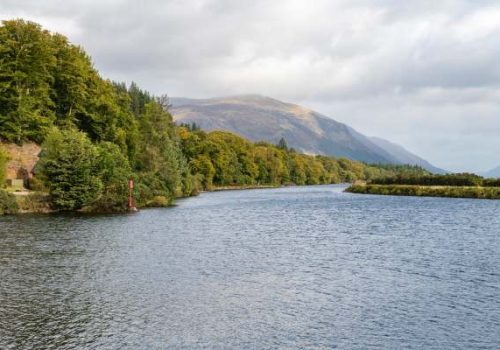 Host-Hostess-–-Luxury-barge-–-Scotland.