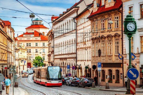 Kundendienstmitarbeiter in Prag für Luxusmodemarke gesucht