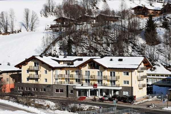 Lead-the-kitchen-this-winter-–-Become-our-Chef-at-Wens-Hotels-in-Saalbach-1