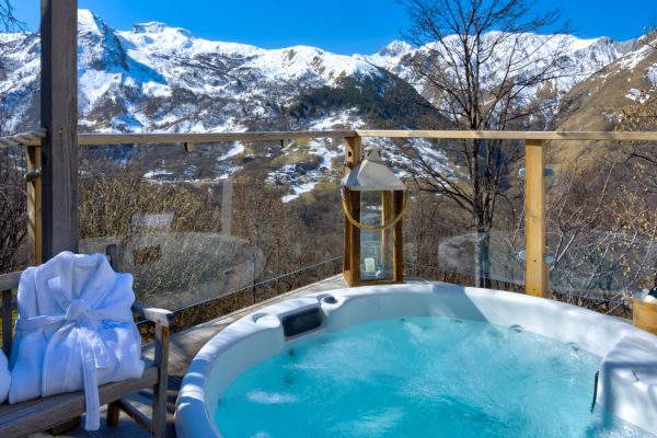 Nanny-needed-for-winter-season-2324-in-the-French-Alps