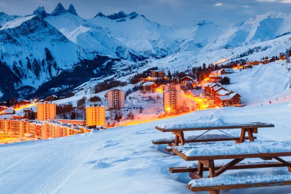 Resort-AssistantChauffeur-needed-for-winter-season-2324-in-the-French-Alps.