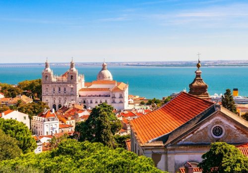 Russian-speaking customer service agents needed in Lisbon, Portugal