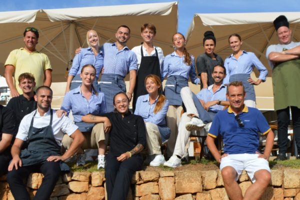 Service-and-Kitchen-Staff-needed-in-sunny-Mallorca.