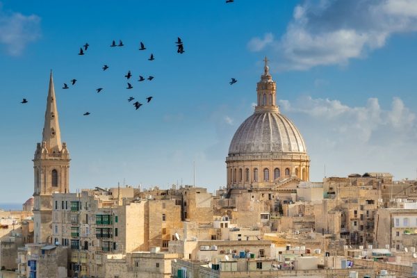 Swedish online croupier in Malta