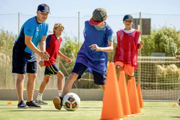 TUI-Football-Coach-EU-Nationals-Work-Abroad