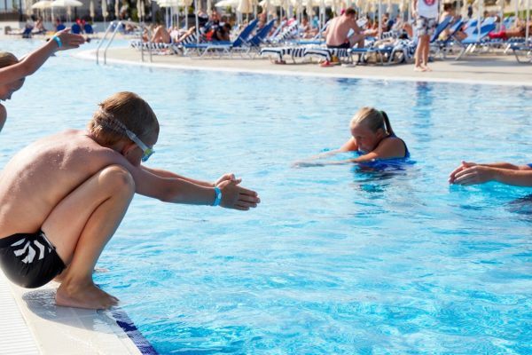 TUI Schwimm Trainer für die Sommersaison 2023!