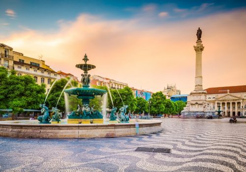Turkish-speaking customer service agent in sunny Lisbon