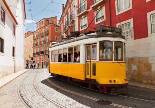 Calling all Finnish-speaking sales enthusiasts! Join the team in lively Lisbon, Portugal