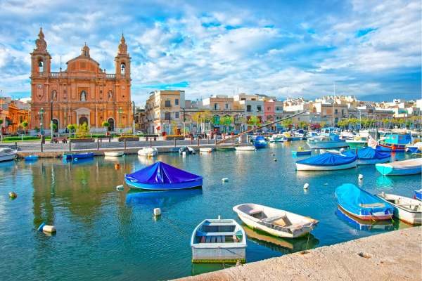 Work-as-Online-Croupier-on-sunny-Malta