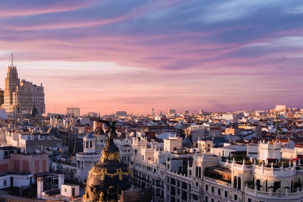 Work as a Dutch-speaking Online Croupier in Madrid (1)