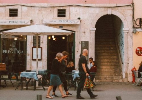 Work in sales in Lisbon and experience life abroad