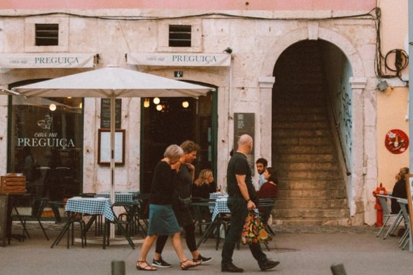 Work in sales in Lisbon and experience life abroad
