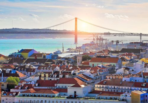 Work in sunny Lisbon as a Finnish Customer Support Agent